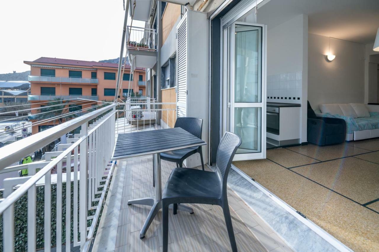 Finalmarina Centro 2 Apartment Finale Ligure Bagian luar foto