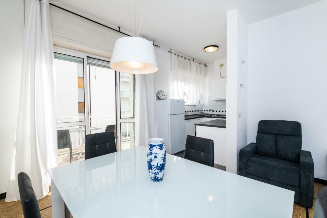 Finalmarina Centro 2 Apartment Finale Ligure Bagian luar foto