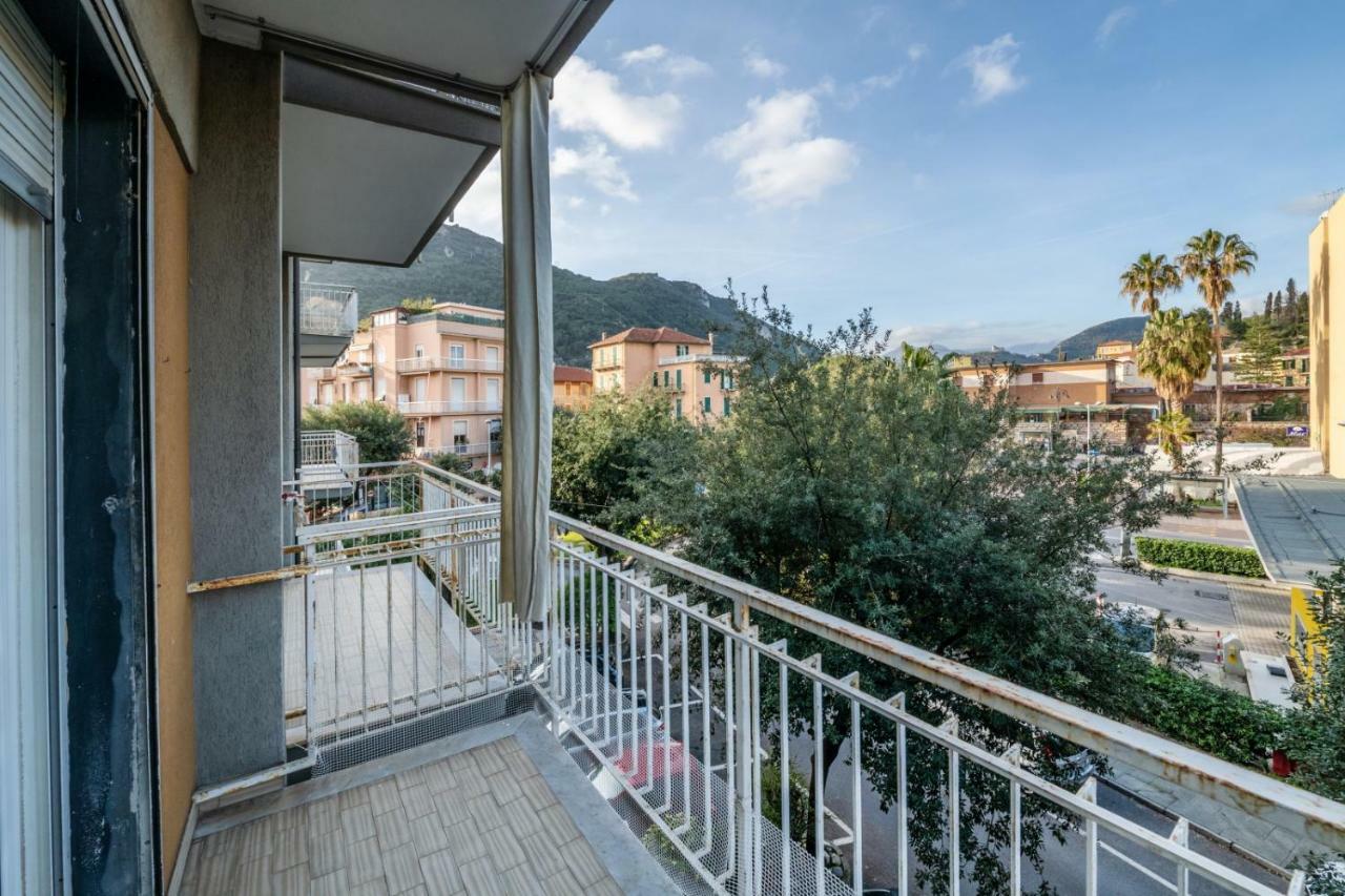 Finalmarina Centro 2 Apartment Finale Ligure Bagian luar foto